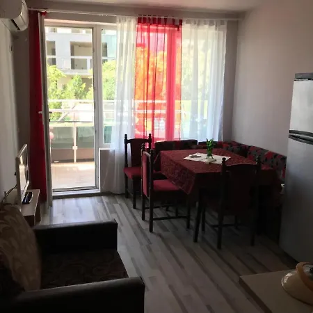 Budget Holiday First Sea Line Coast Apartment Pomorie