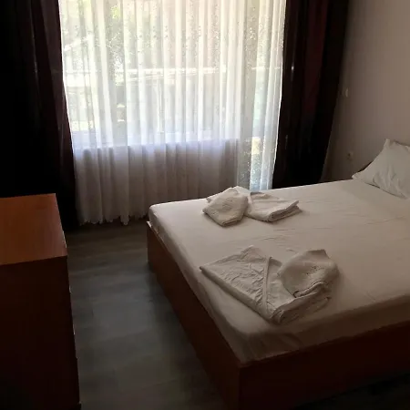 Apartment Budget Holiday First Sea Line Coast *