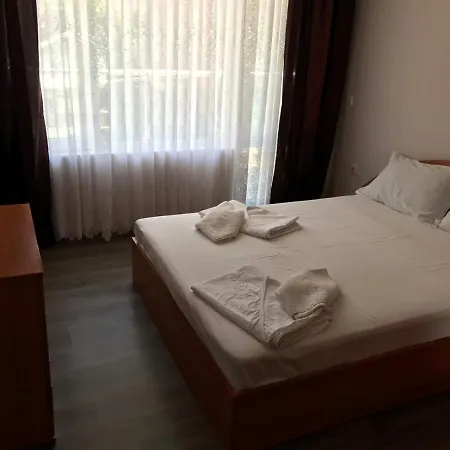 Budget Holiday First Sea Line Coast Apartment Pomorie